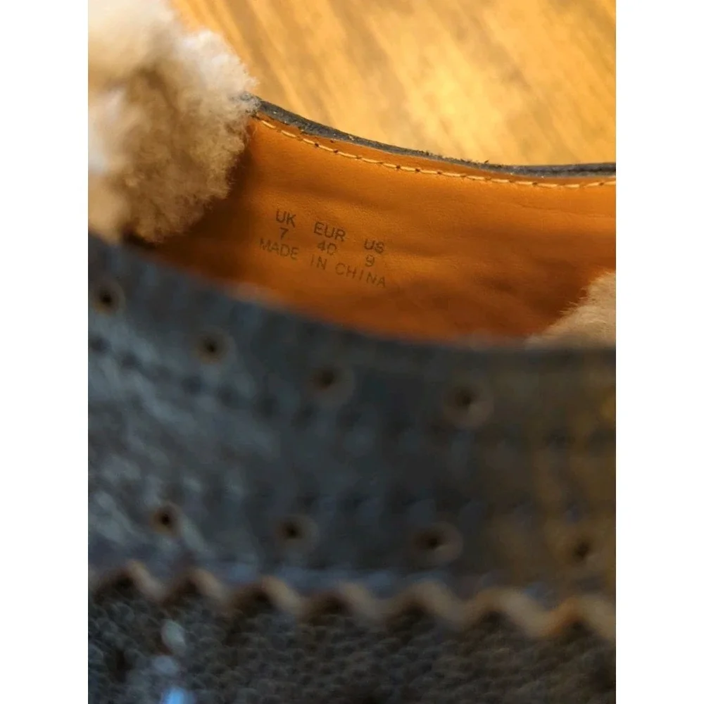Australia Luxe Co Women's‎ US Size 9 Sherpa Lined Interior Rhinestone Platform